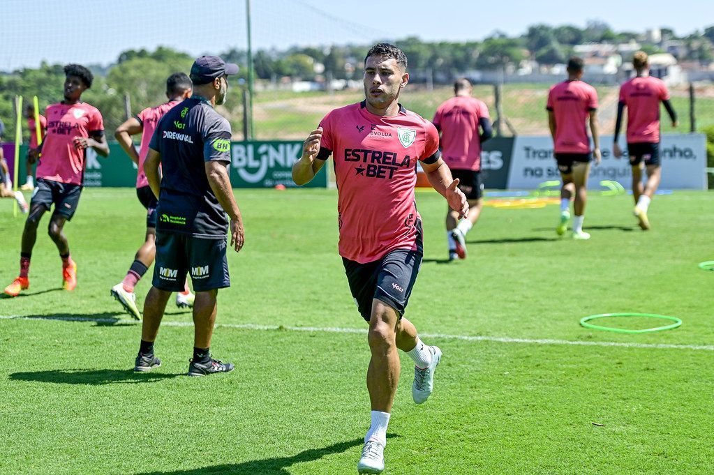 Presidente da SAF do América revela interesse do Cruzeiro por Martínez