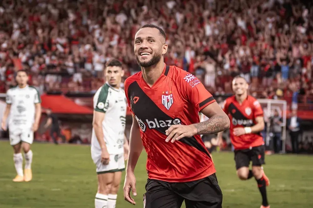 Sport acerta retorno de Gustavo Coutinho, artilheiro da Série B pelo Atlético-GO