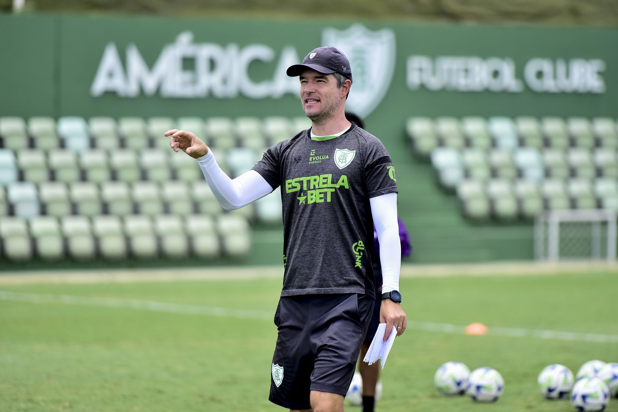 Goiás e América estão escalados com novidades para o confronto pela Série A