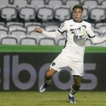 Botafogo exercerá opção de compra de Carlos Alberto, do América