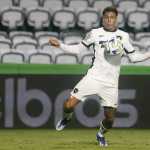 Botafogo exercerá opção de compra de Carlos Alberto, do América