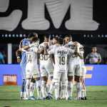 Pela permanência na Série A do Brasileiro, Santos recebe o Fortaleza na Vila Belmiro