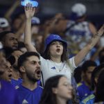 Cruzeiro destina ingressos gratuitos para mulheres e crianças em jogo contra Palmeiras