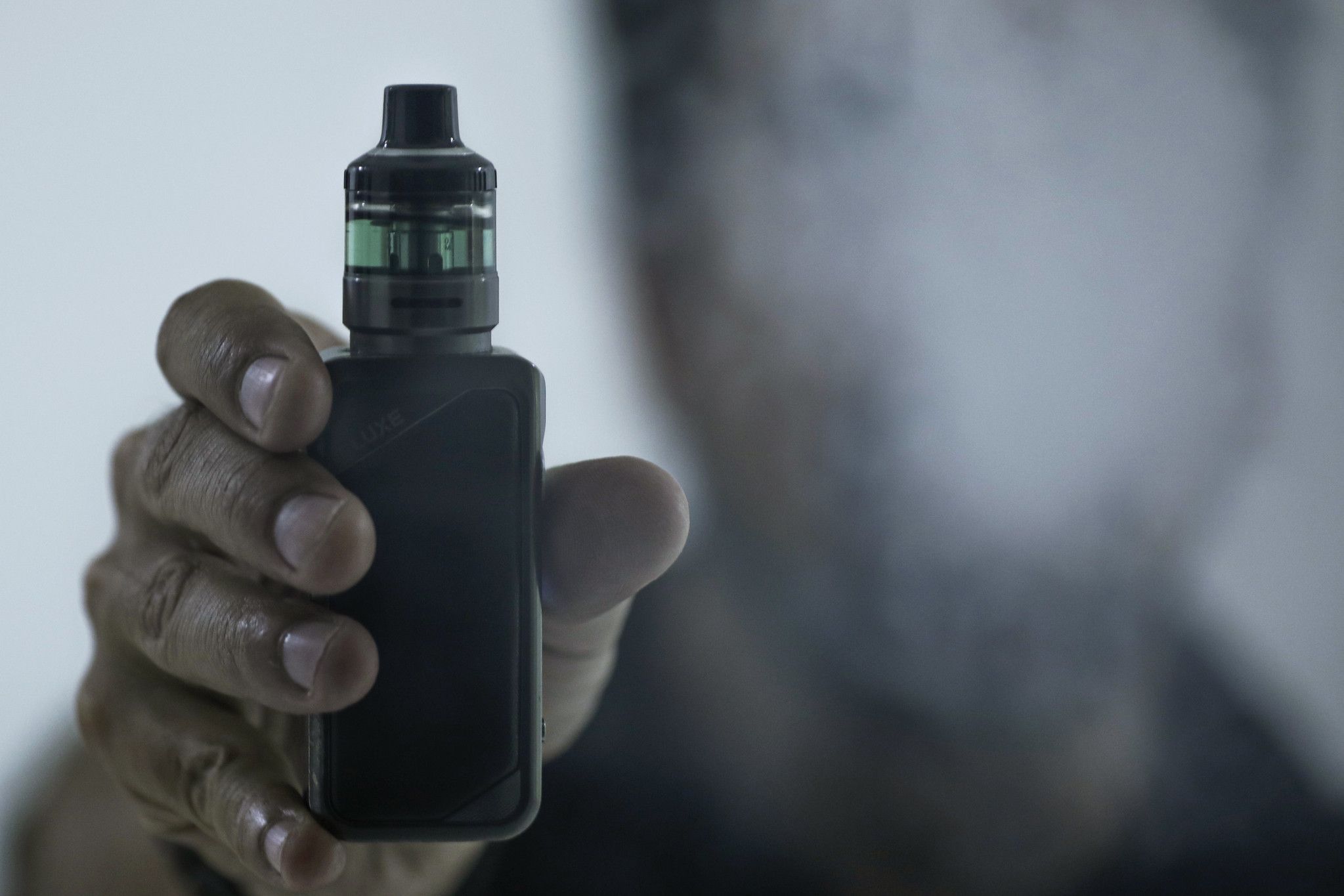 Cigarros eletrônicos: Anvisa abre consulta pública sobre proibição no Brasil