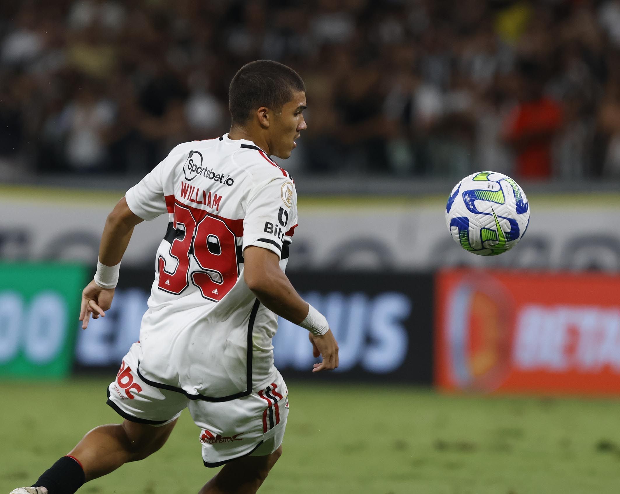 William Gomes lidera leva de joias observadas de perto por Dorival no São Paulo