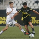 Gabriel Pires é comunicado pelo Botafogo e não terá empréstimo renovado