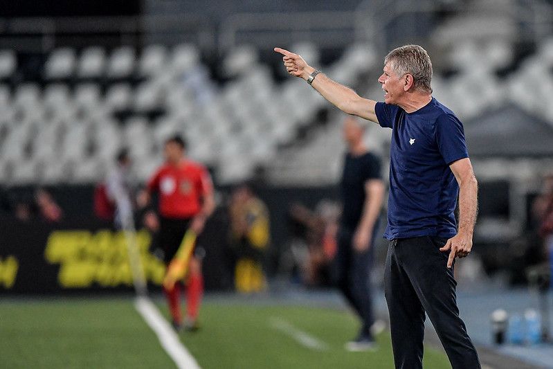 Garantido na Série A, Cruzeiro intensifica busca por treinador para 2024