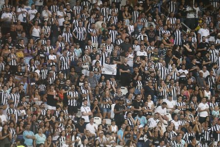 Torcedores do Botafogo espera um 2024 melhor do que o final de 2023