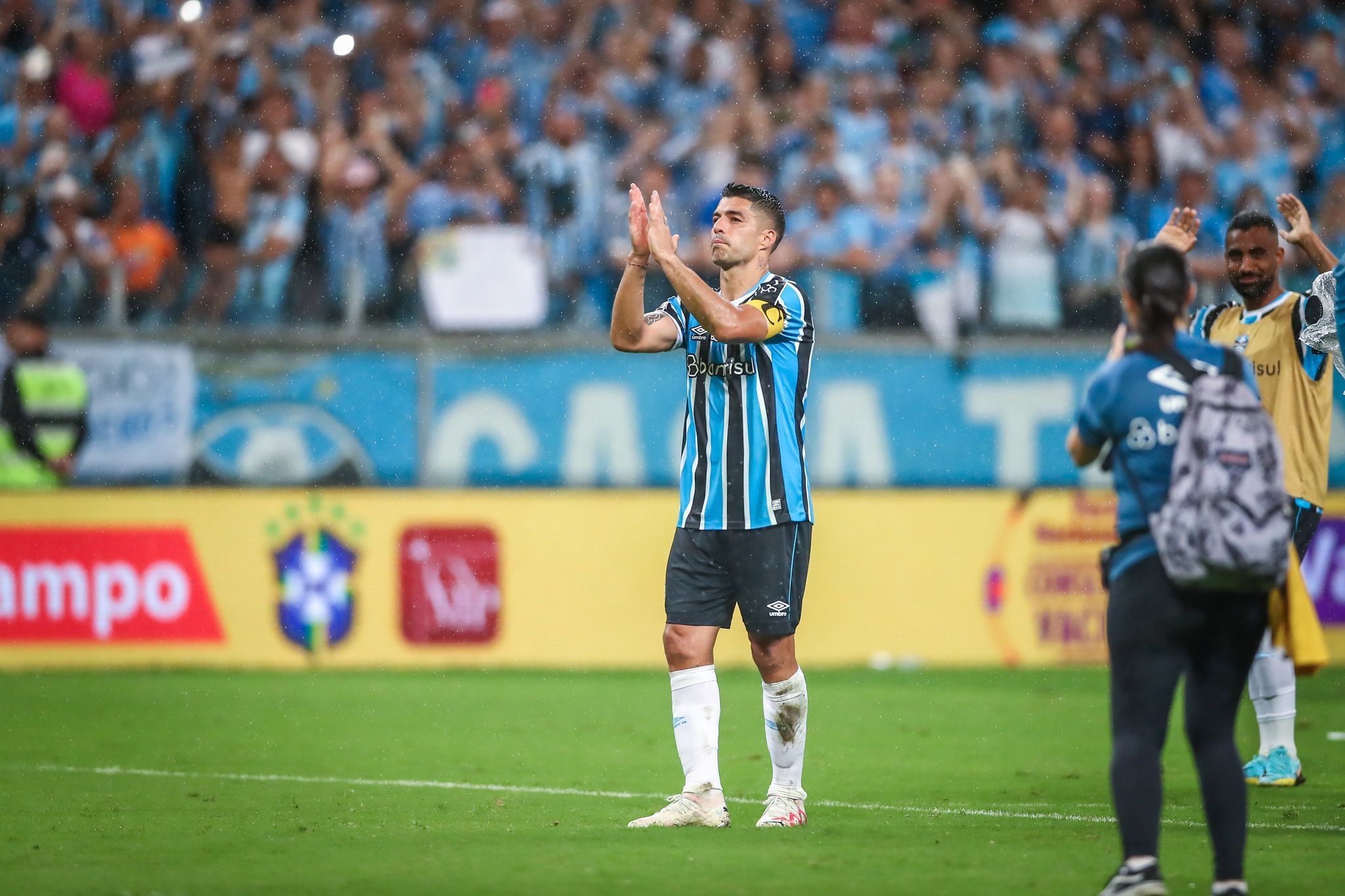 Nas redes sociais, Suárez se despede e agradece ao Grêmio: 'Lindo ano'