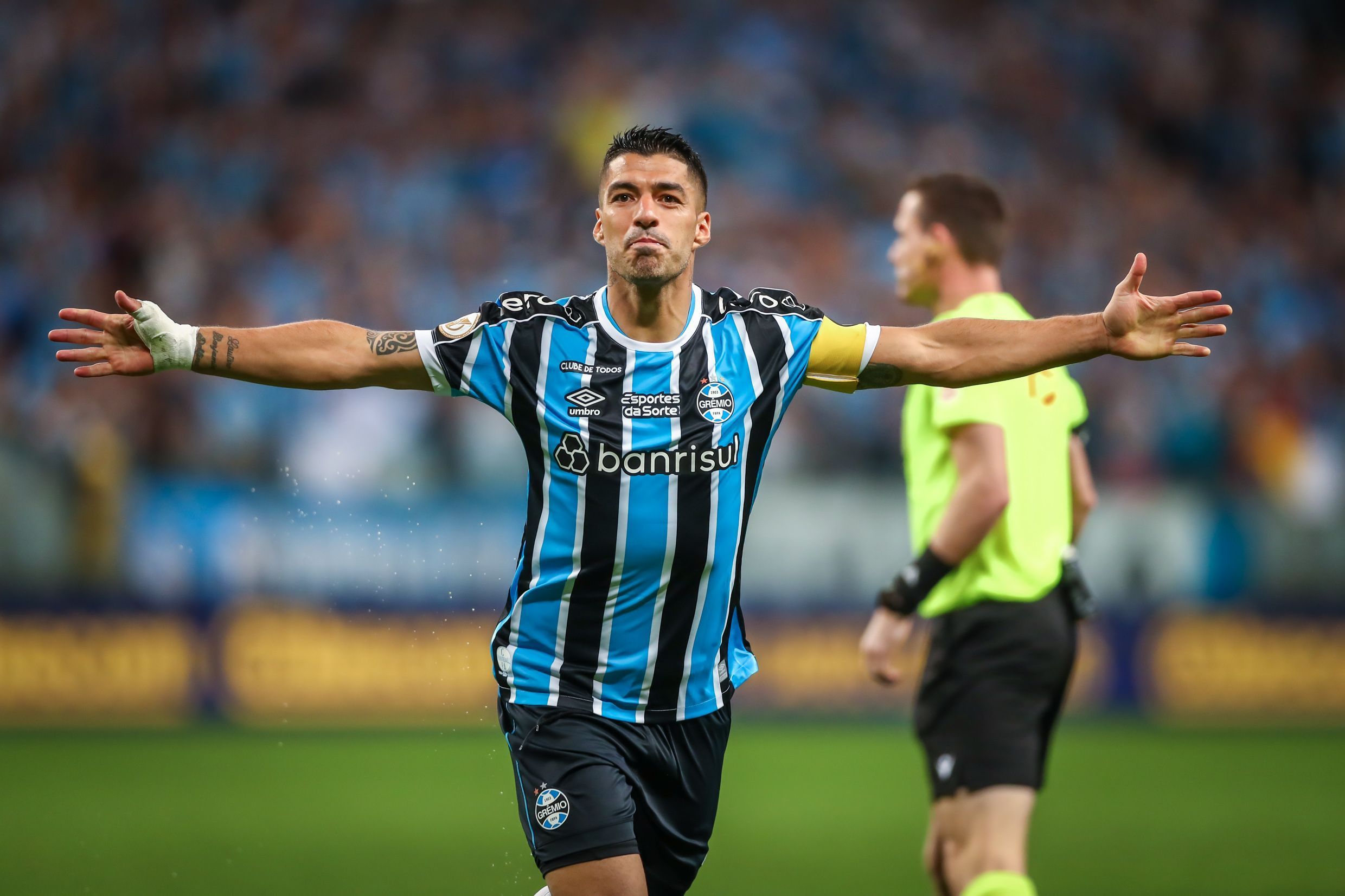 Suárez se despede do futebol brasileiro: 'Obrigado por olhar além da camisa'