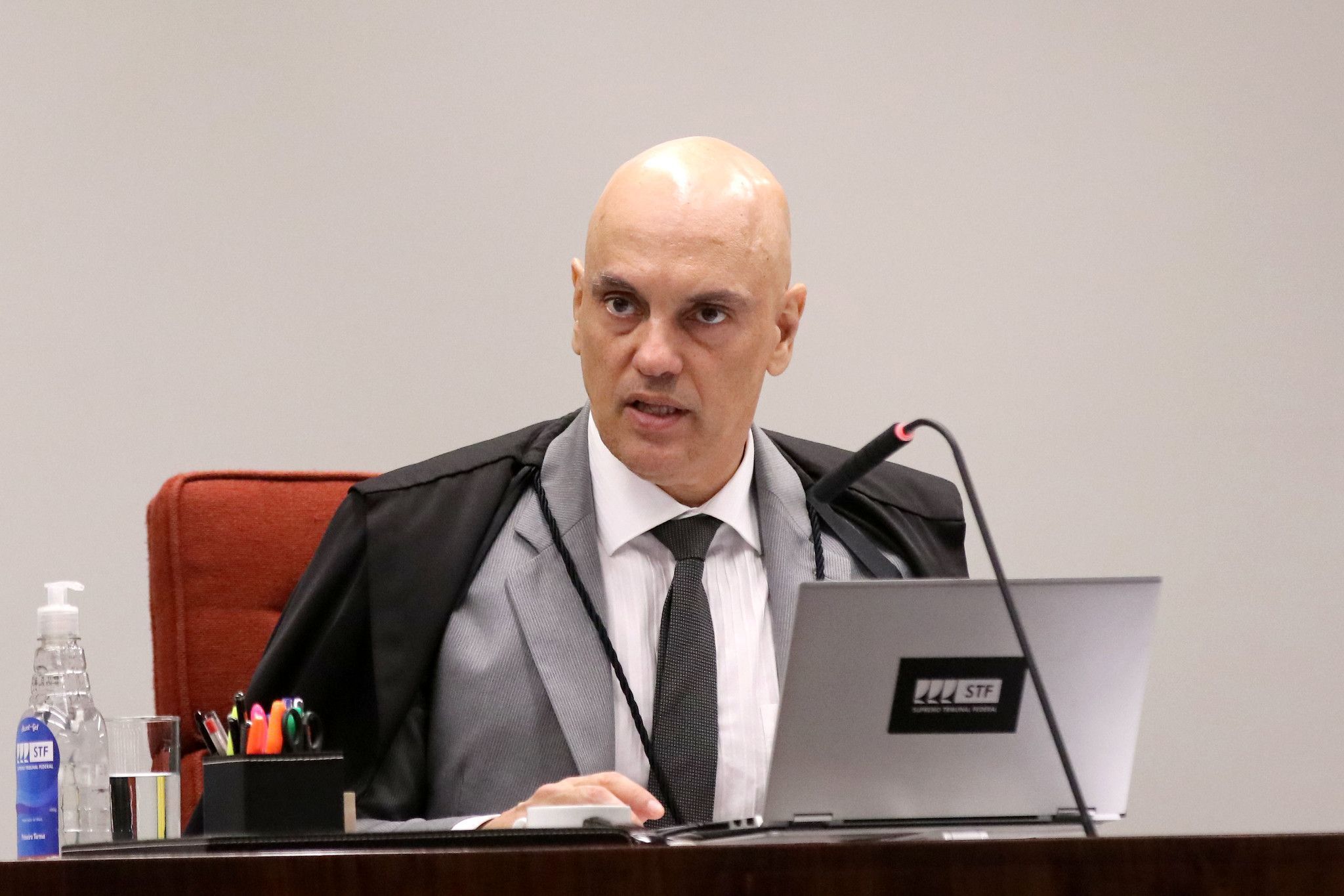Regras para ‘penduricalhos’ têm economia de 7 bilhões por ano, diz Moraes