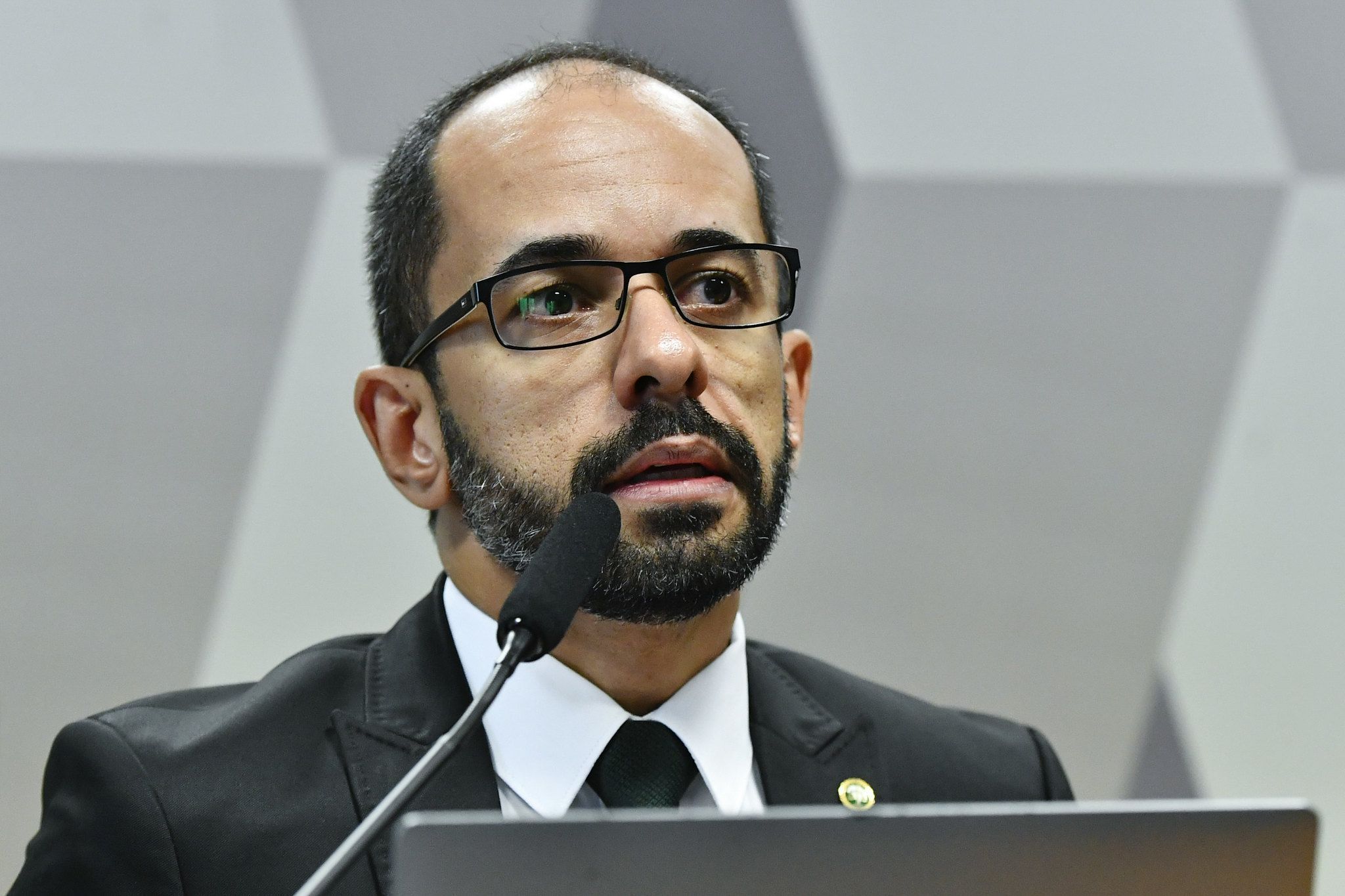 Senado aprova indicação de Leonardo Magalhães para chefiar DPU