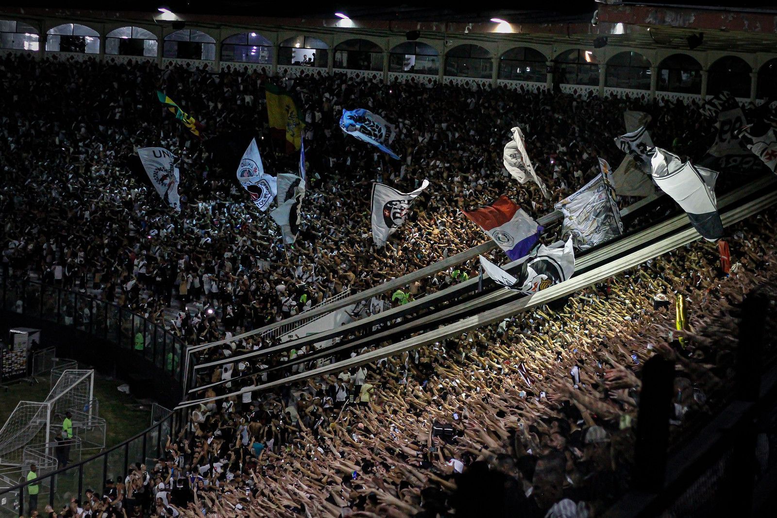 Diretora jurídica do Vasco confirma São Januário liberado para jogos: 'Sem interdições'