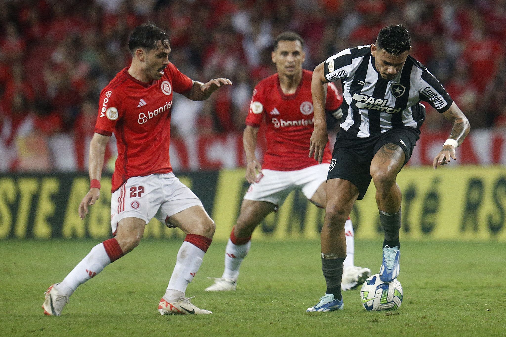 Tiquinho quebra o silêncio e pede desculpas à torcida do Botafogo