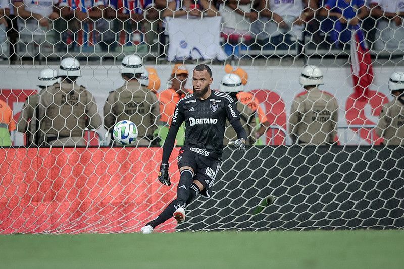 Everson inicia temporada como recordista no Atlético; entenda