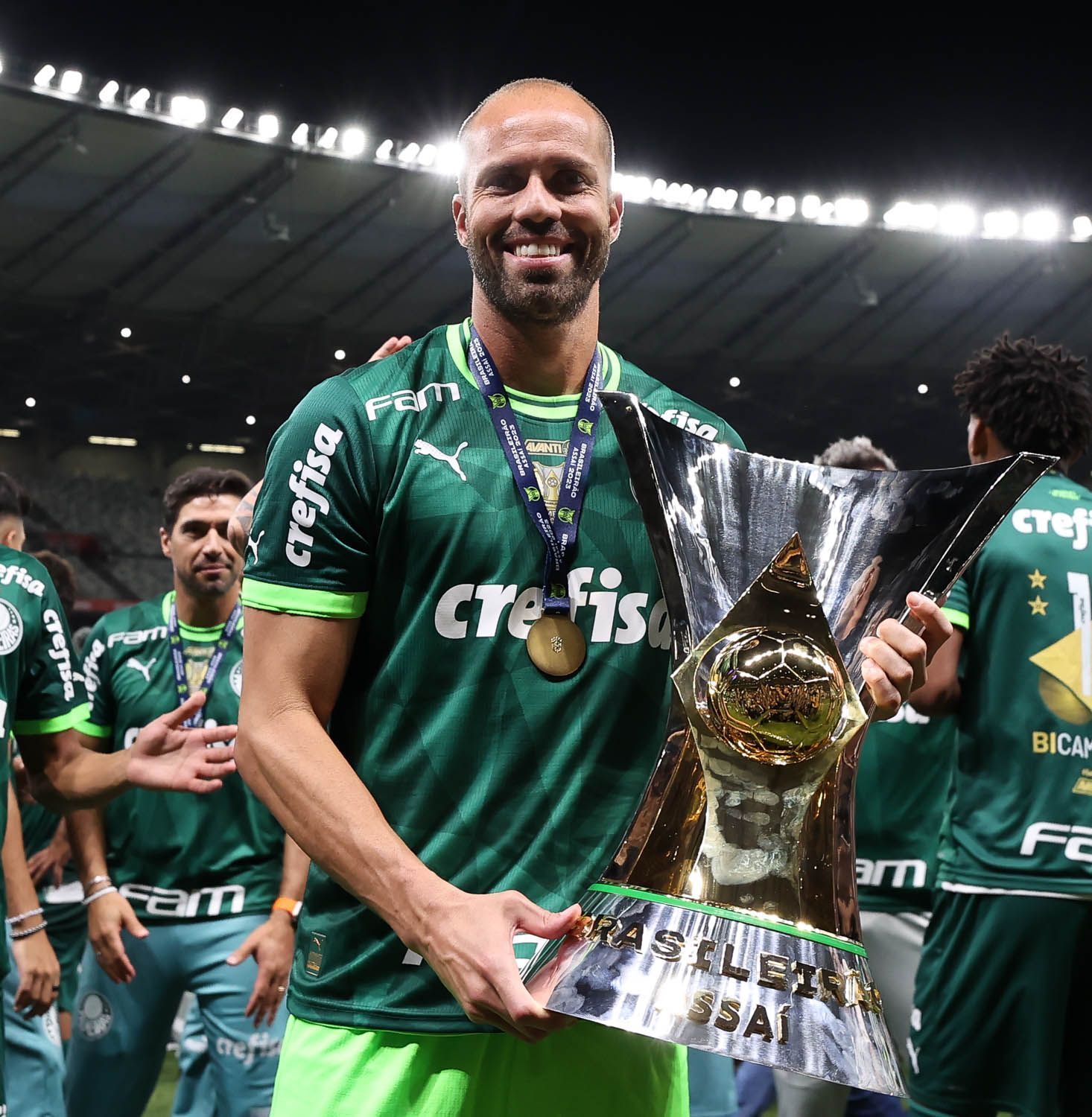 Palmeiras anuncia renovação com Marcelo Lomba