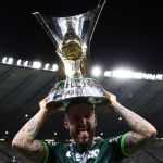 Palmeiras anuncia renovação do meia Zé Rafael
