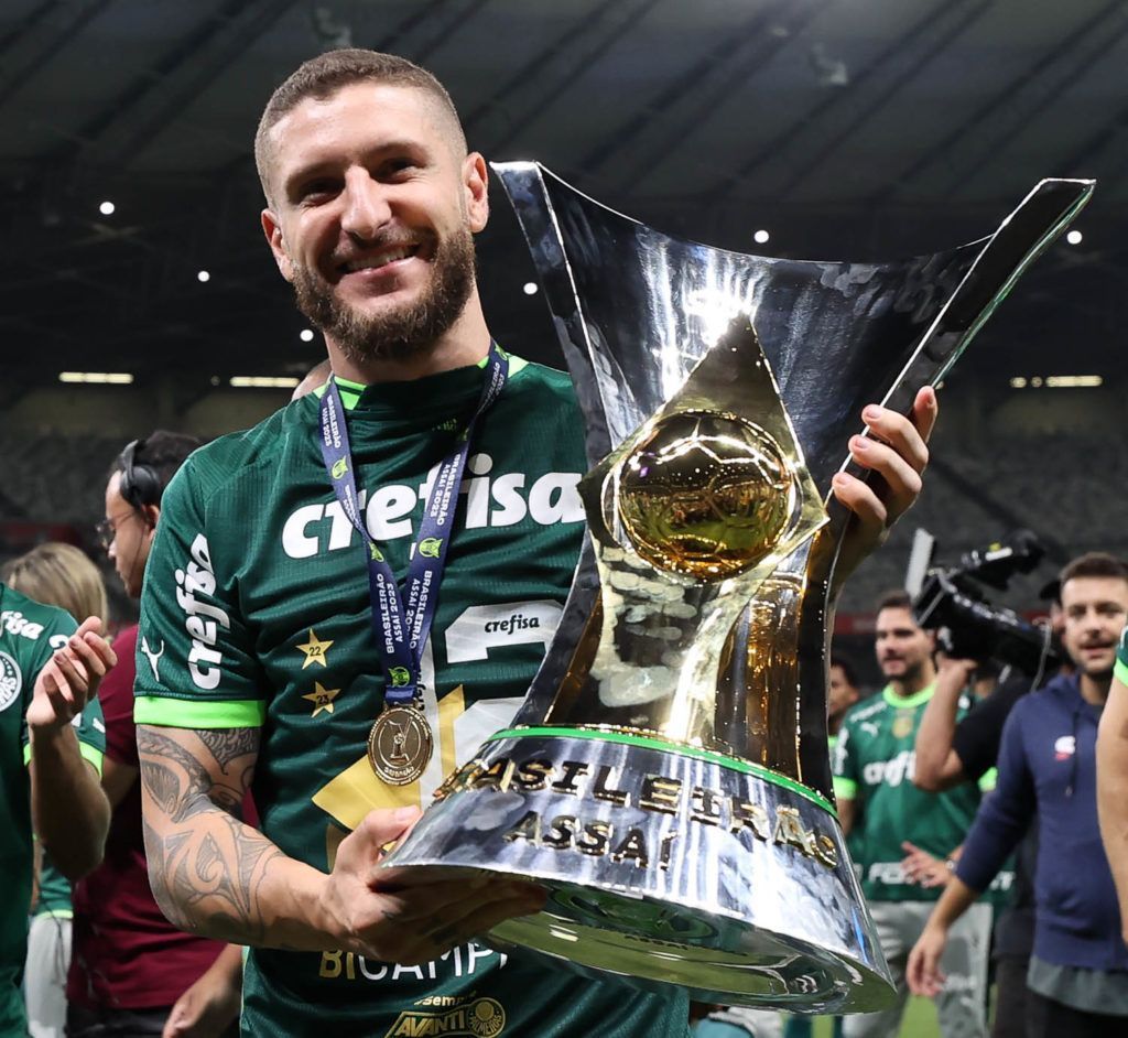 Palmeiras se despede de Zé Rafael, anunciado como reforço de rival