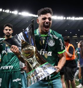 Técnico brasileiro quer Gabriel Menino, do Palmeiras, no Méxic