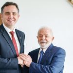 Pacheco posta foto com Lula e agradece criação de curso em Viçosa