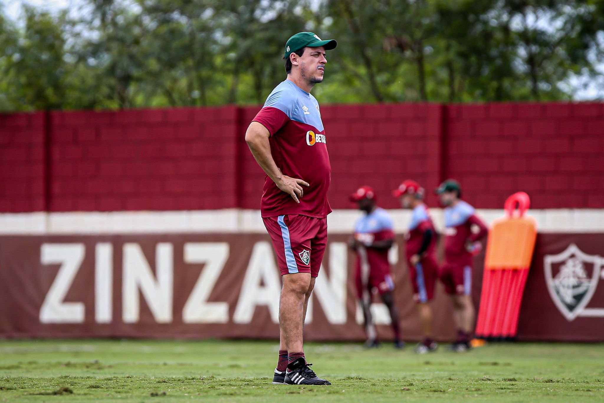 Fernando Diniz promete Fluminense forte no Mundial, mesmo com elenco desgastado
