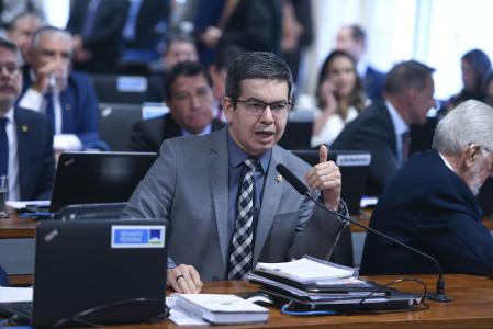 Líder do governo no Confresso, Randolfe Rodrigues.jpg