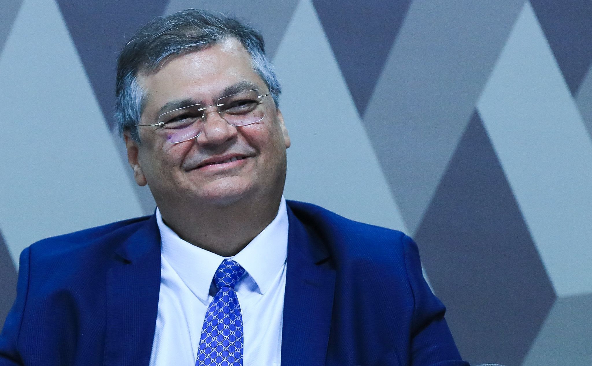 Dino acompanha Moraes e vota por derrubar lei de Ibirité contra 'linguagem neutra'
