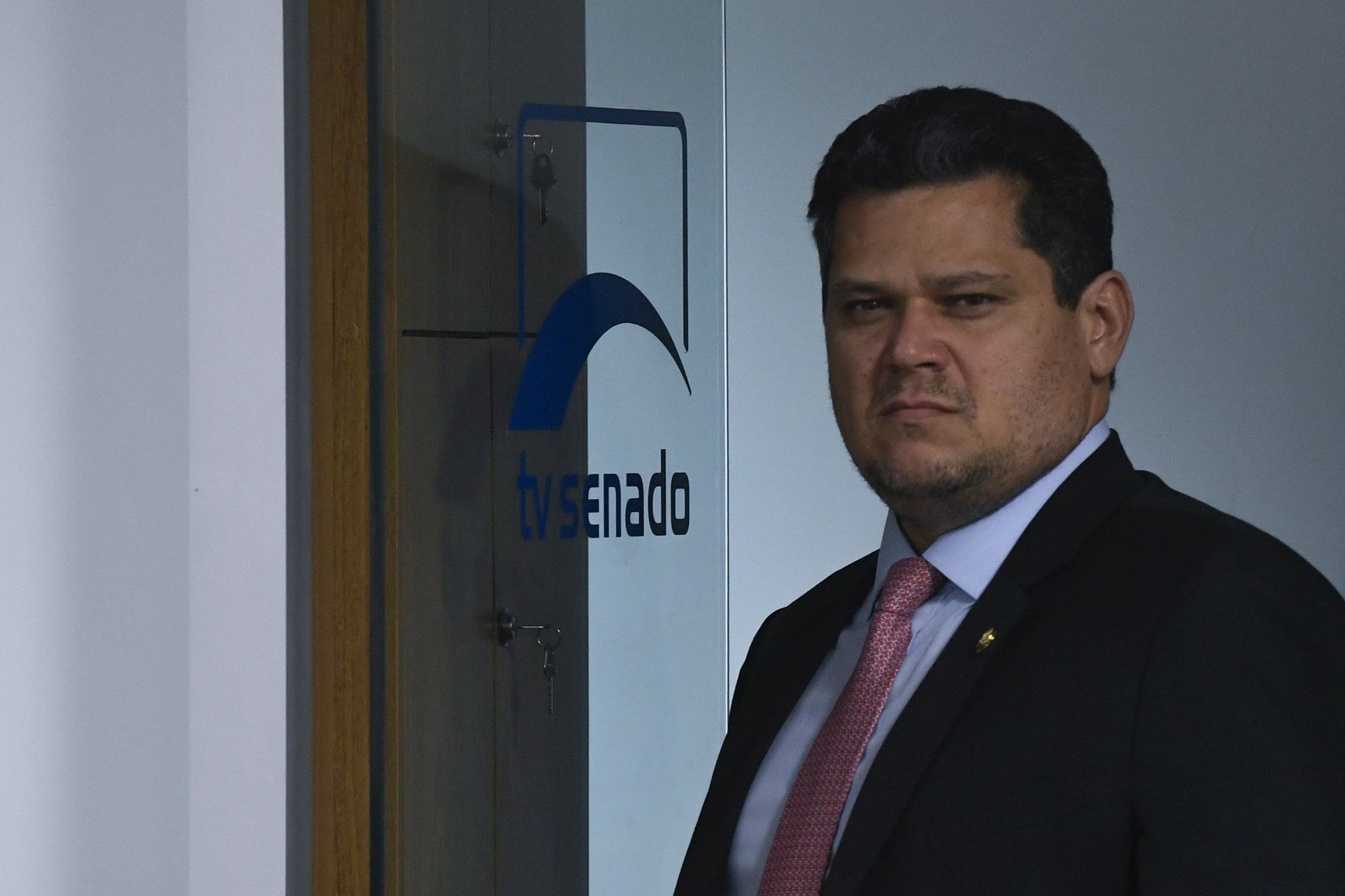 Alcolumbre promete pautar PEC das Drogas na CCJ na próxima semana, indica líder da oposição