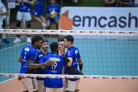 O Sada Cruzeiro mantém a hegemonia dos últimos anos no estado ao vencer o Minas Tênis Clube por 3 sets a 0 na final do Campeonato Mineiro de Vôlei, no Ginásio do Riacho, em Contagem, na tarde deste sábado.