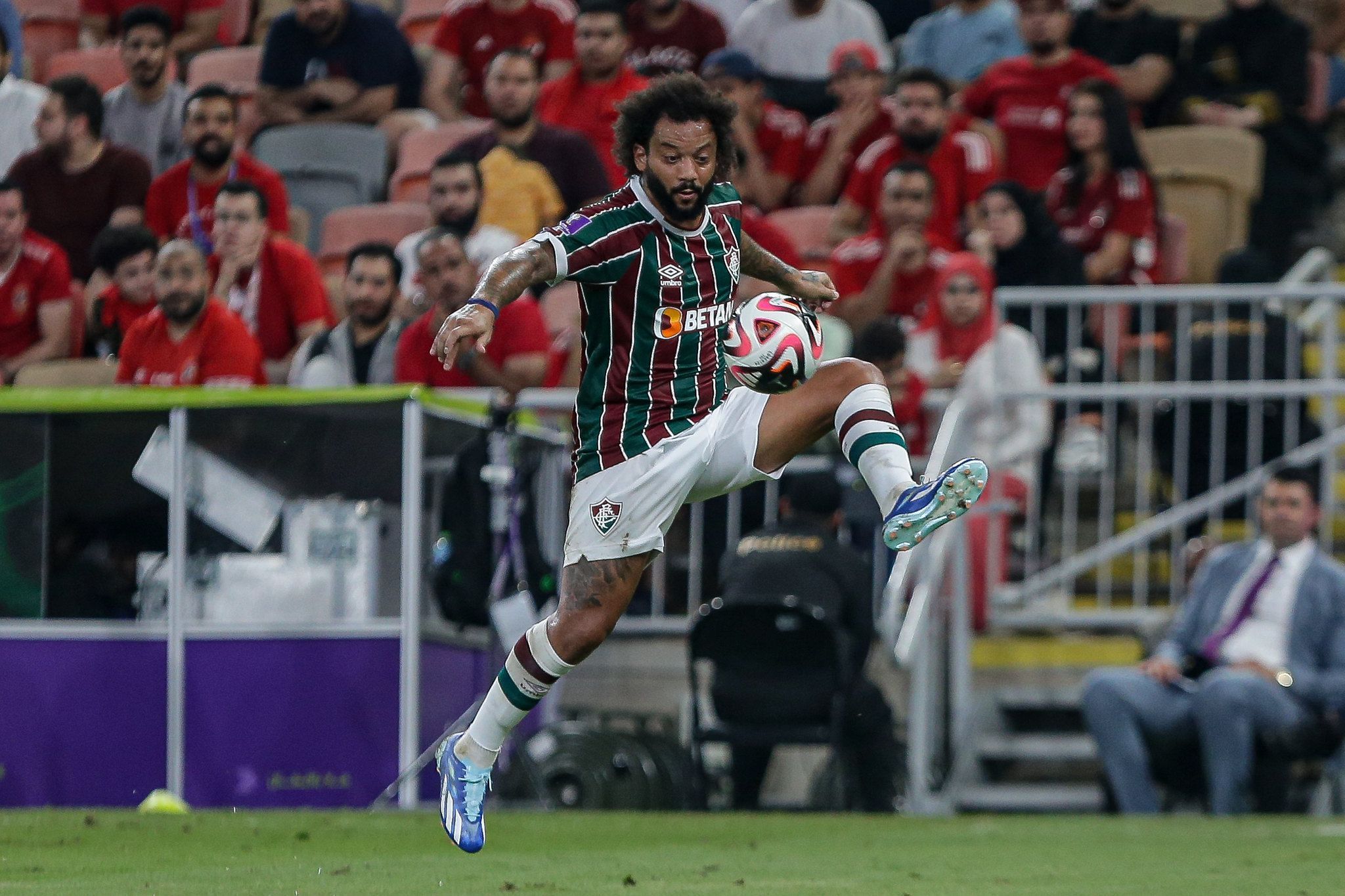 Marcelo comenta sobre jogada magnífica em vitória do Fluminense: 'Não pensei'