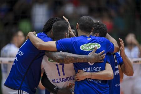O Sada Cruzeiro mantém a hegemonia dos últimos anos no estado ao vencer o Minas Tênis Clube por 3 sets a 0 na final do Campeonato Mineiro de Vôlei, no Ginásio do Riacho, em Contagem, na tarde deste sábado.
