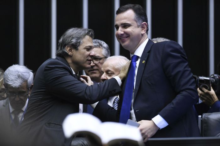 O ministro da Fazenda, Fernando Haddad, e o presidente do Congresso Nacional, Rodrigo Pacheco