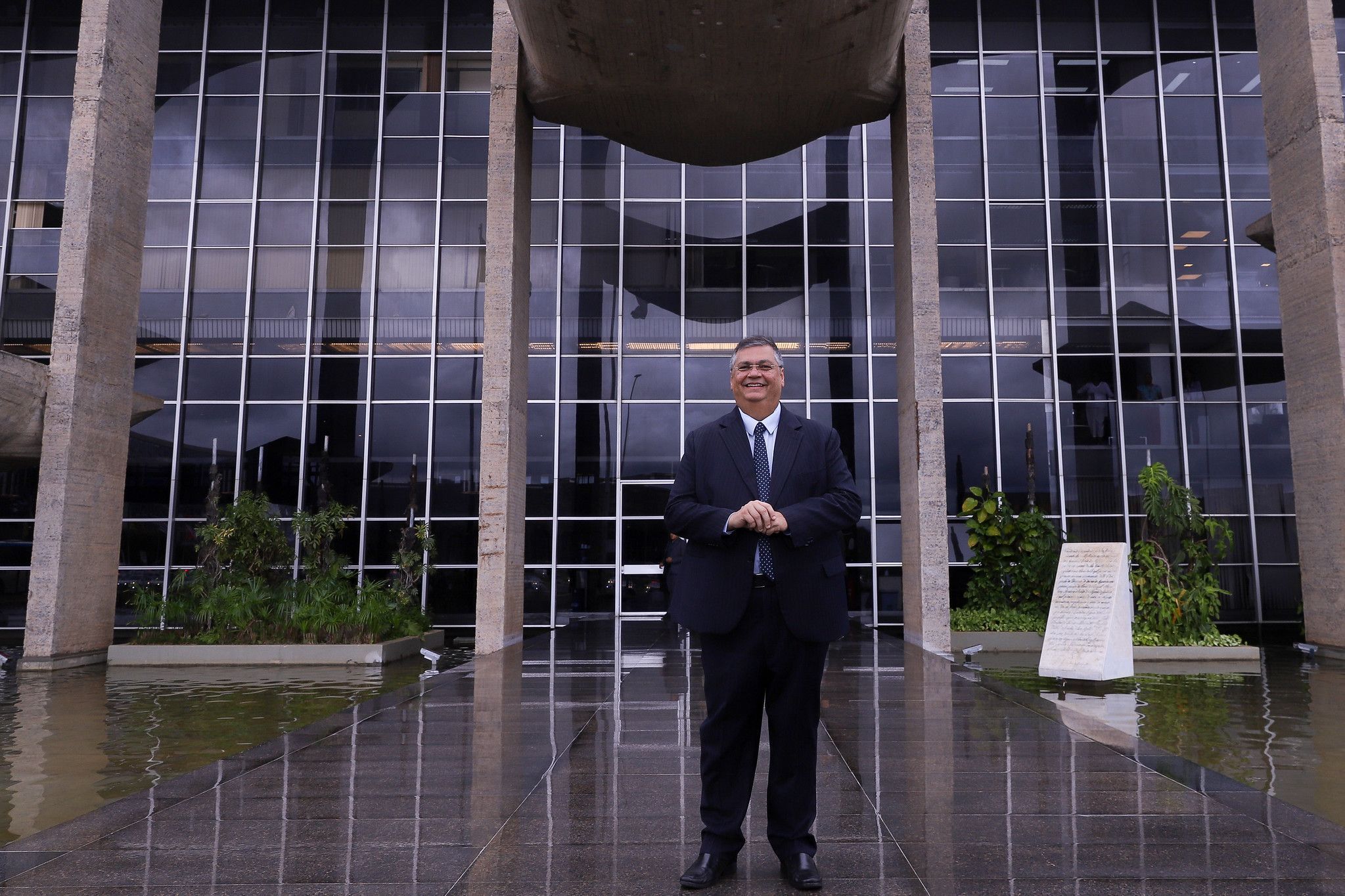 Dino deixa o Ministério da Justiça nesta semana e sucessor deve ser anunciado por Lula