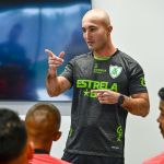 Novo técnico do América, Cauan de Almeida vai comandar três jogadores mais velhos que ele