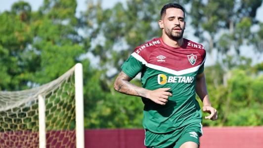 Renato Augusto treina no Fluminense