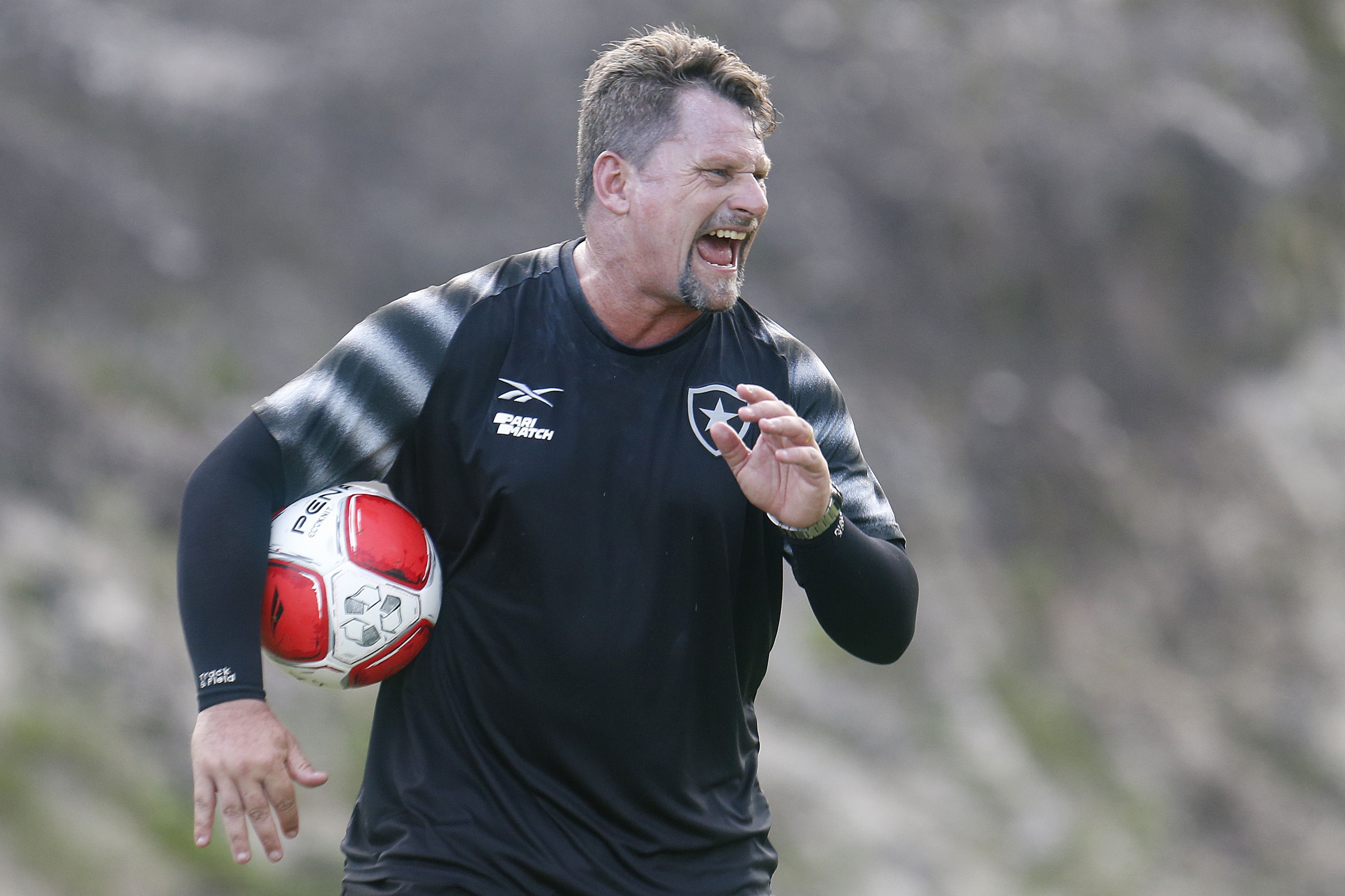 Conheça Fábio Matias, novo auxiliar-técnico permanente do Botafogo