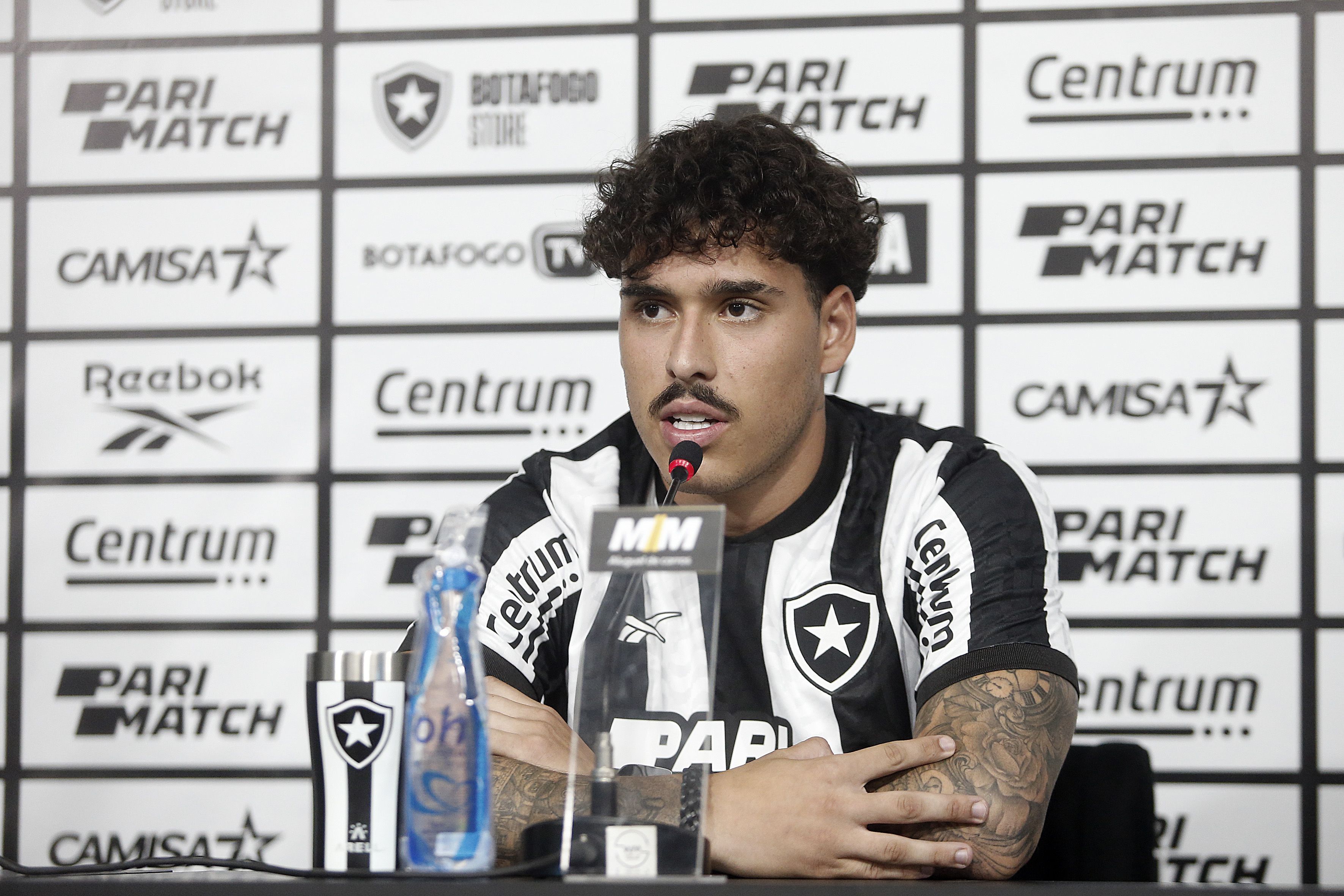 Halter destaca papel de Tiago Nunes em chegada ao Botafogo: 'Buscar meu espaço'