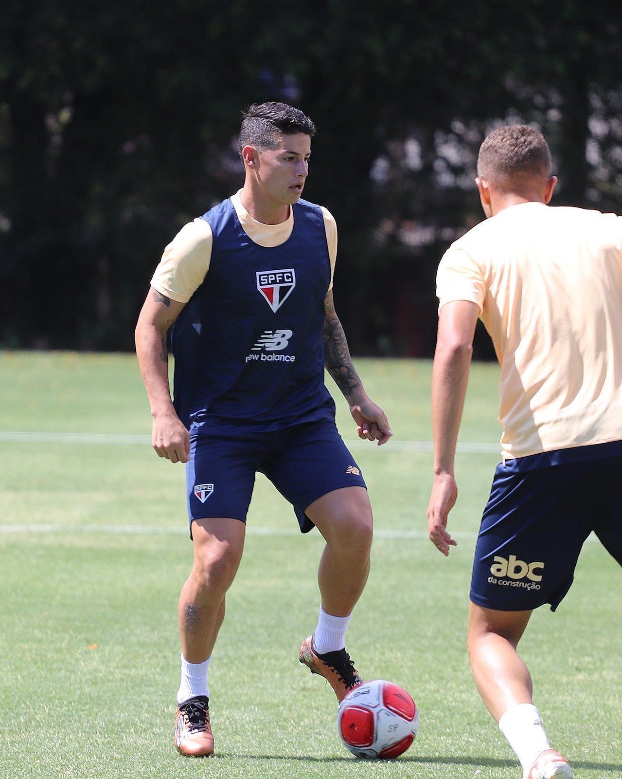 Como James se encaixa no São Paulo? Técnico já deu pistas