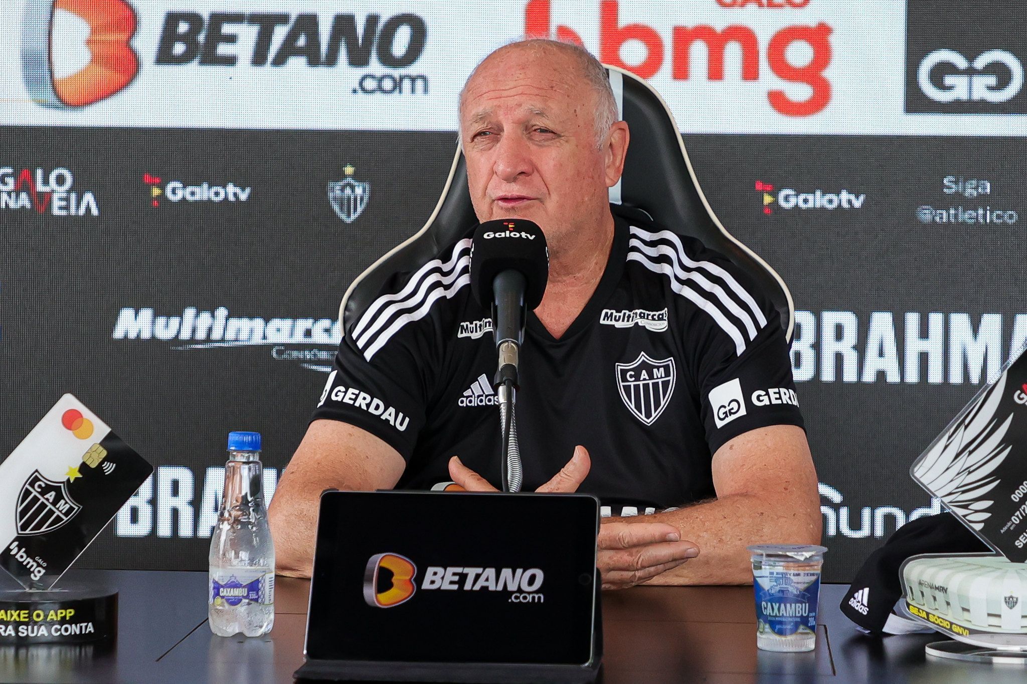 Felipão, do Atlético, admite medo de perder Caetano para a Seleção: ‘Repor é quase impossível’