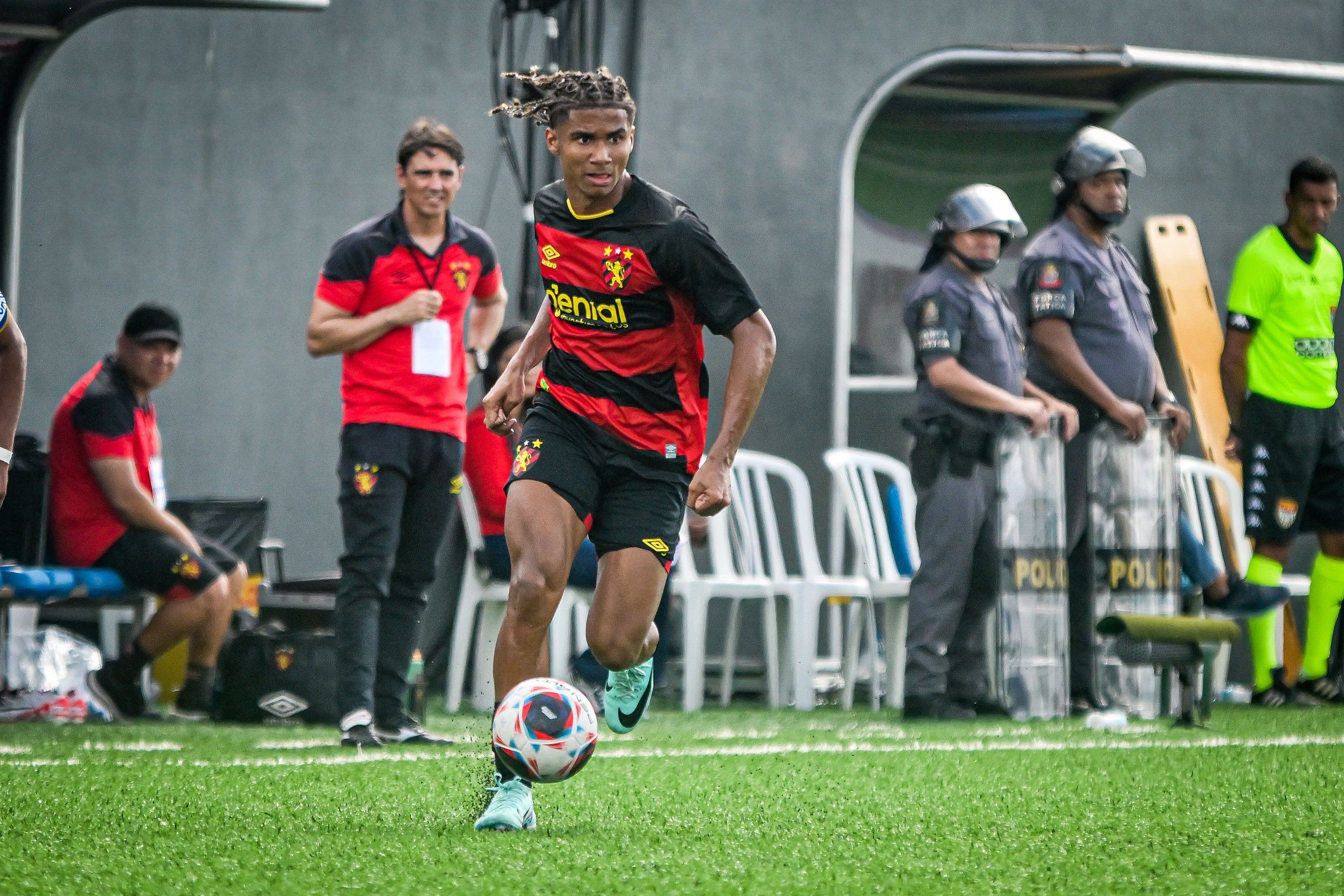 Sport promove Pedro Lima e Baraka à equipe profissional; outros serão emprestados