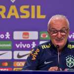 'Eu sei o que aconteceu', diz Dorival após ser chamado de mentiroso por Marcos Braz