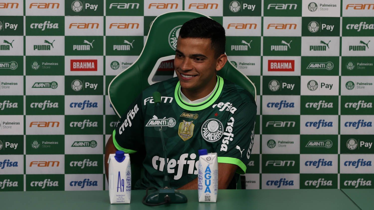 Bruno Rodrigues exalta Palmeiras em apresentação: 'Melhor decisão da minha vida'