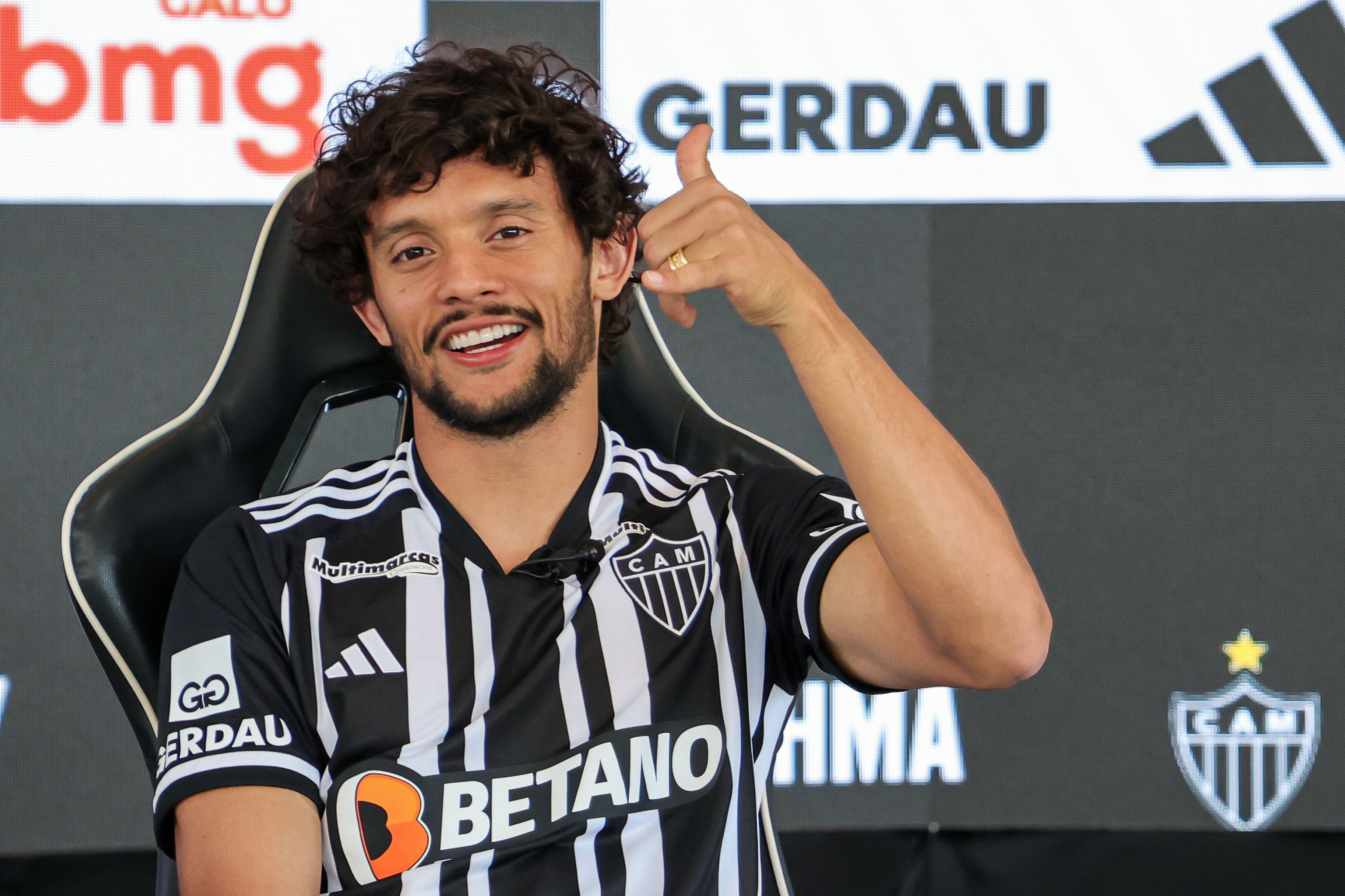Atlético renova com patrocinador, e marca seguirá na camisa