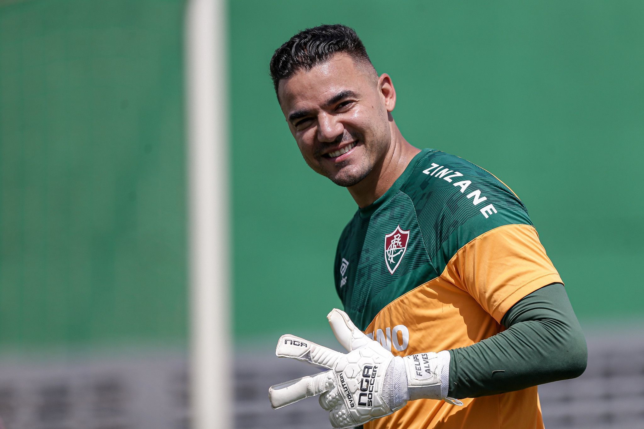 Felipe Alves reencontra Fernando Diniz, no Fluminense, e vê 'chance de ouro' no clube