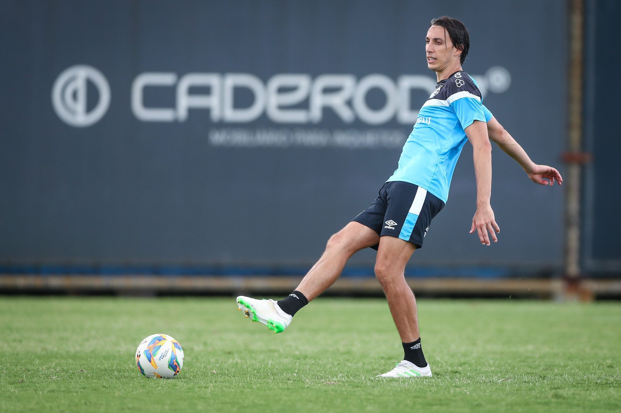 Kannemann e Geromel reforçam Grêmio para enfrentar Novo Hamburgo; veja lista