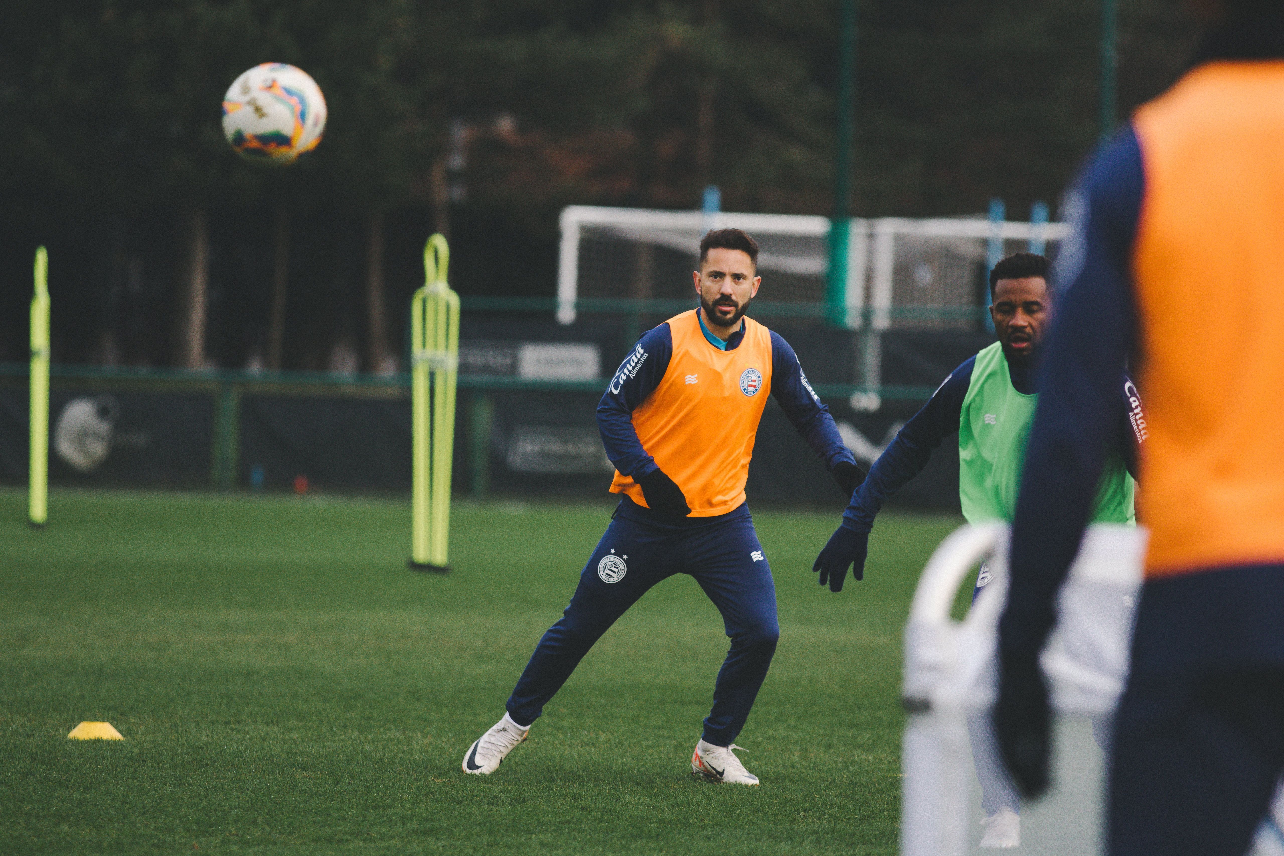 Ceni fala do impacto de Everton Ribeiro no Bahia: 'Espelho para muitos atletas'