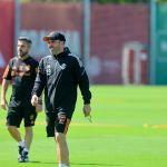 Coudet retorna a Porto Alegre e comanda primeiro treino no Inter em 2024