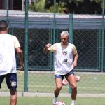 Rafinha e Michel Araújo reforçam São Paulo em clássico contra Corinthians