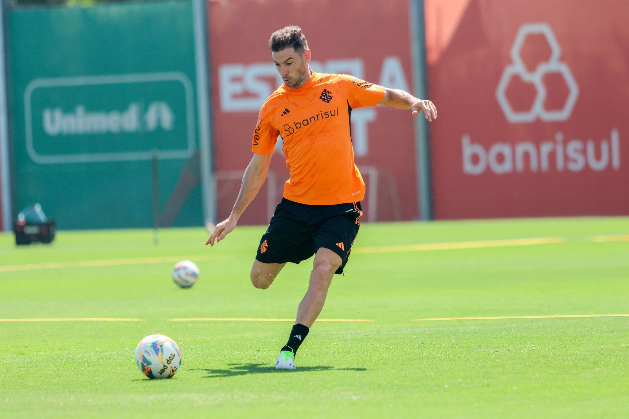 Alario está fora da semifinal do Inter contra o Juventude pelo Gauchão