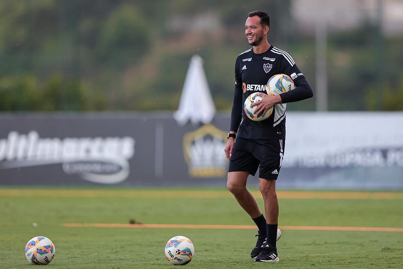 Réver se junta a octeto de ex-jogadores no Atlético; saiba função de cada um